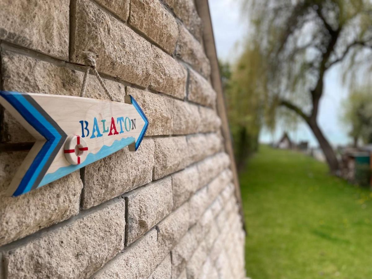 Green Lake House - Private Beach At Balaton วาลาโตนาคารัทยา ภายนอก รูปภาพ