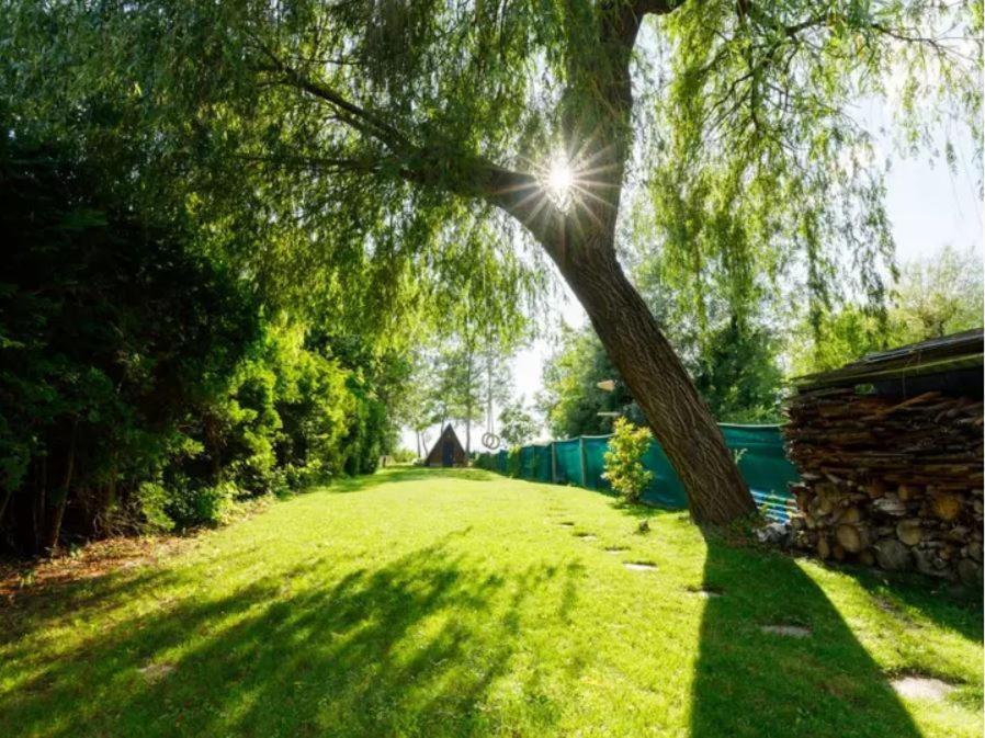 Green Lake House - Private Beach At Balaton วาลาโตนาคารัทยา ภายนอก รูปภาพ