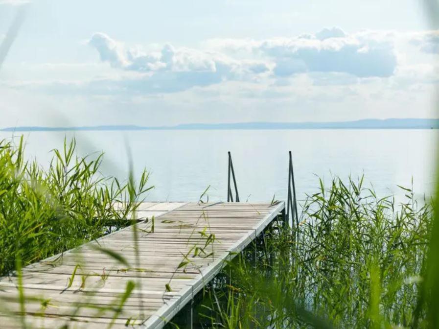 Green Lake House - Private Beach At Balaton วาลาโตนาคารัทยา ภายนอก รูปภาพ