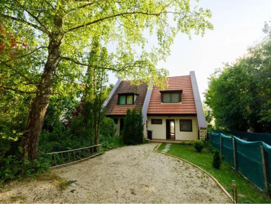 Green Lake House - Private Beach At Balaton วาลาโตนาคารัทยา ภายนอก รูปภาพ