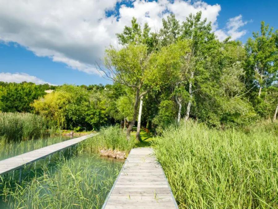 Green Lake House - Private Beach At Balaton วาลาโตนาคารัทยา ภายนอก รูปภาพ