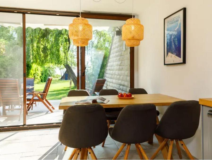 Green Lake House - Private Beach At Balaton วาลาโตนาคารัทยา ภายนอก รูปภาพ